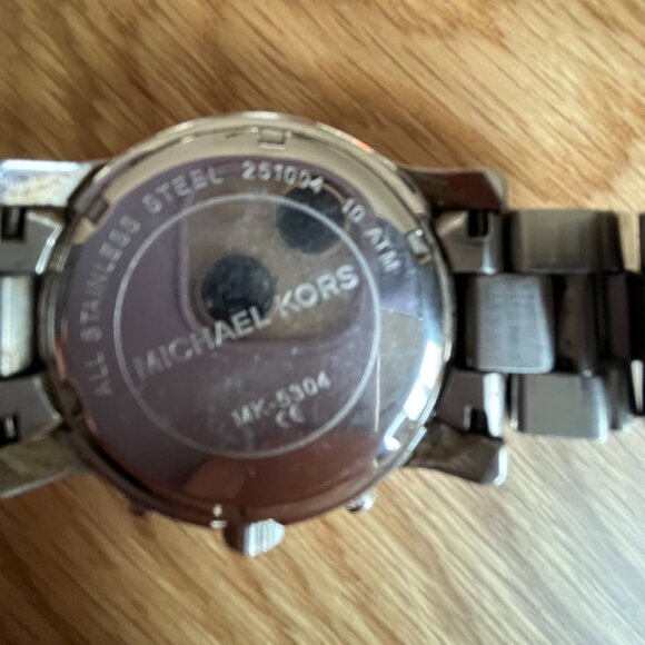 Michael Kors Chronograph Watch - Picture 2 of 4